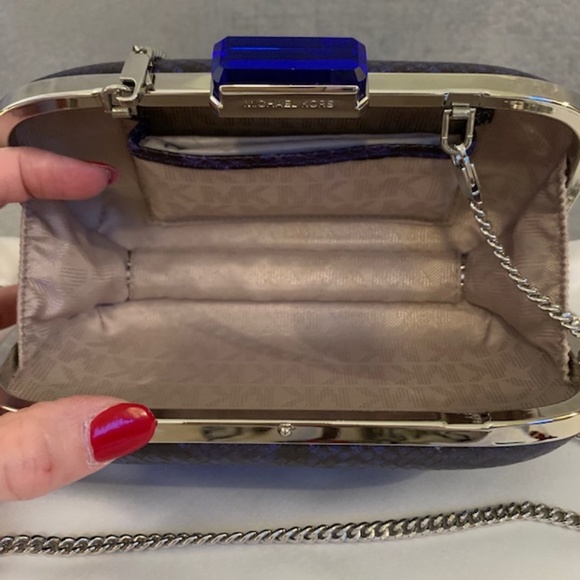 CUTE! NWT Michael Kors Elsie Blue Dome Clutch - Picture 2 of 4